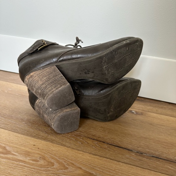 Women’s brown heeled boots size 9 - Picture 5 of 5